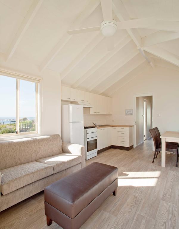 Blue Lagoon Beach Resort Bateau Bay Zimmer foto